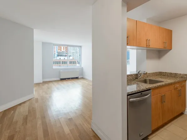 776 Sixth Avenue 27A image 3 of 37