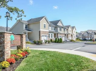 100 Baldwin Ave UNIT 27, Woburn, MA 01801