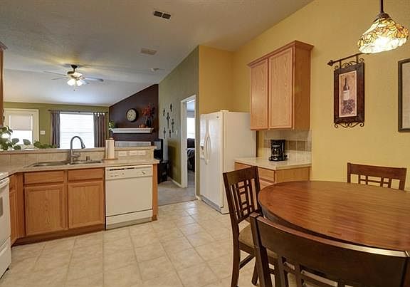 5th image of 3709 Beatriz Dr