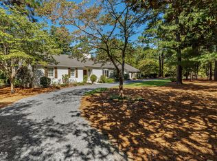 25 McDonald Rd W, Pinehurst, NC 28374