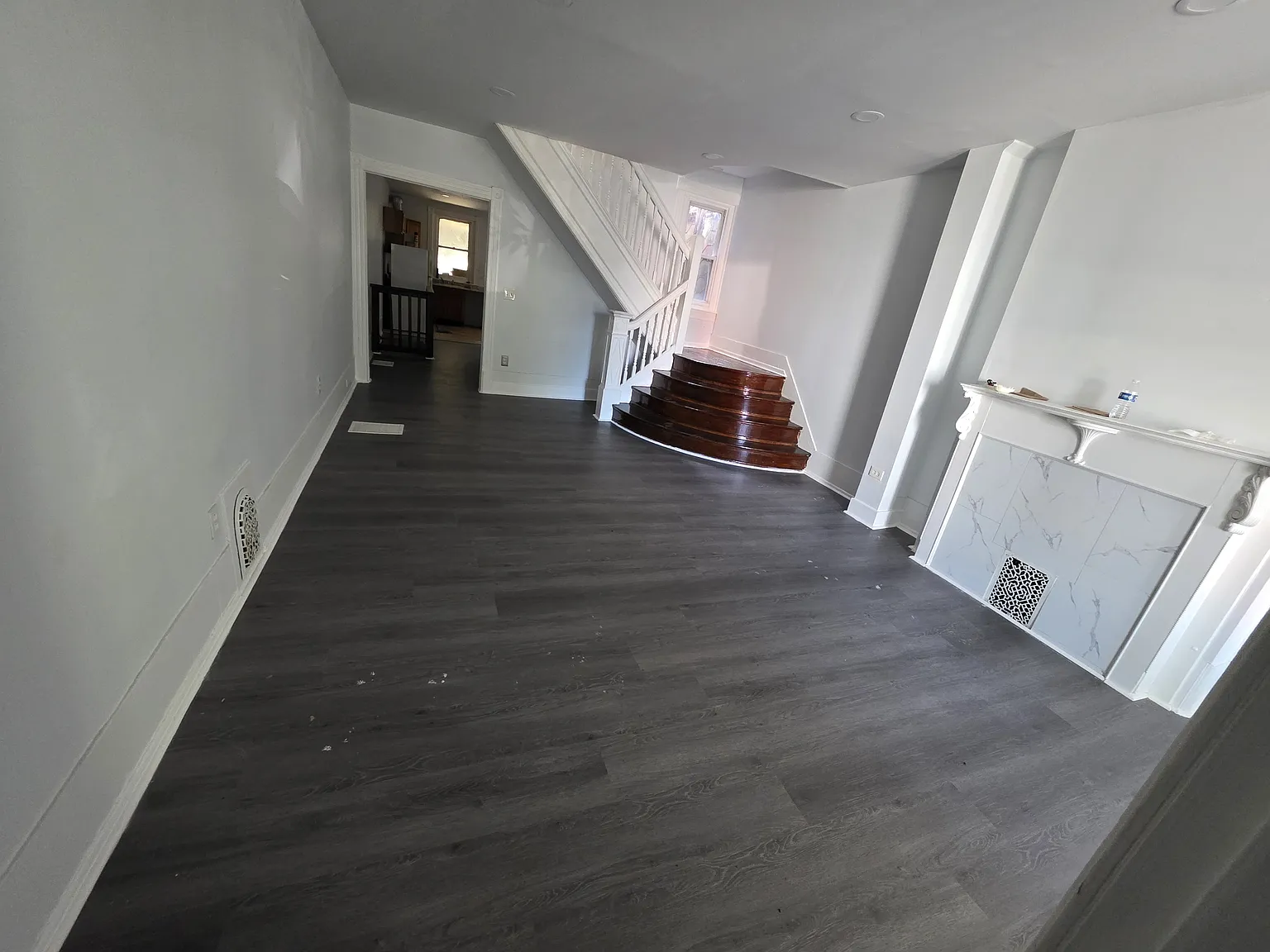 4 bed, 1800 sqft, $1,400 — Photo 2