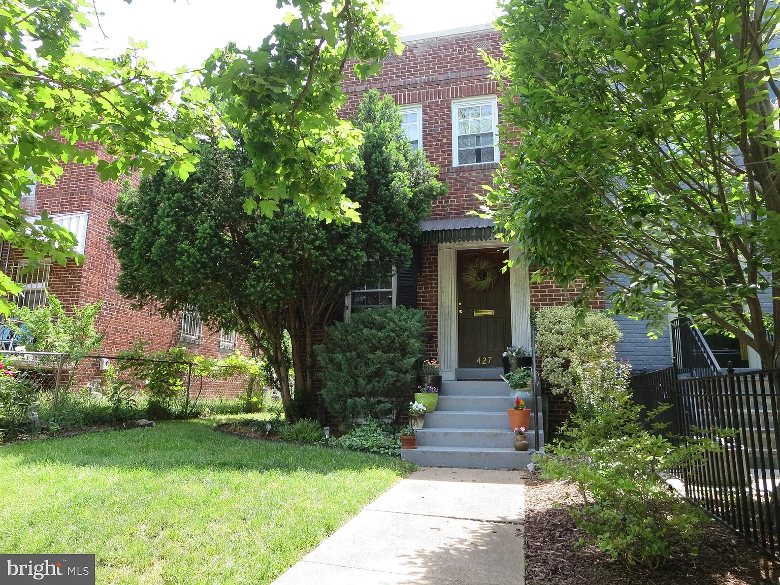 427 Mount Vernon Ave photo 1