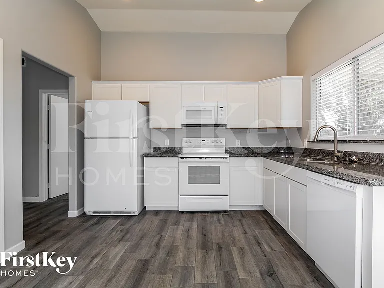 2965 W Lone Cactus Dr — Photo 8