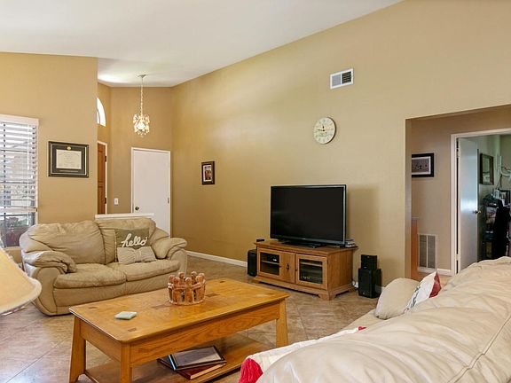 161 Camino El Rincon-MLS_Size-005-6-Livi