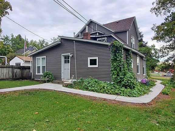2nd image of 4445 Lincoln Ave #2