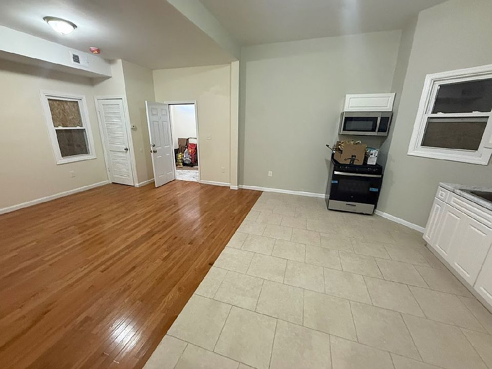 1st image of 825-827 S 15th St #1R