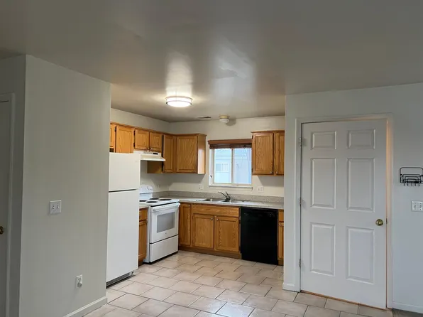 16579 E Twelve Mile Rd, Roseville, MI 48066
