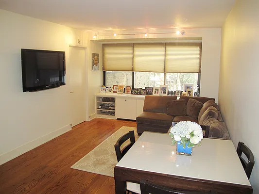 Sold by Sotheby's International Realty | media 3