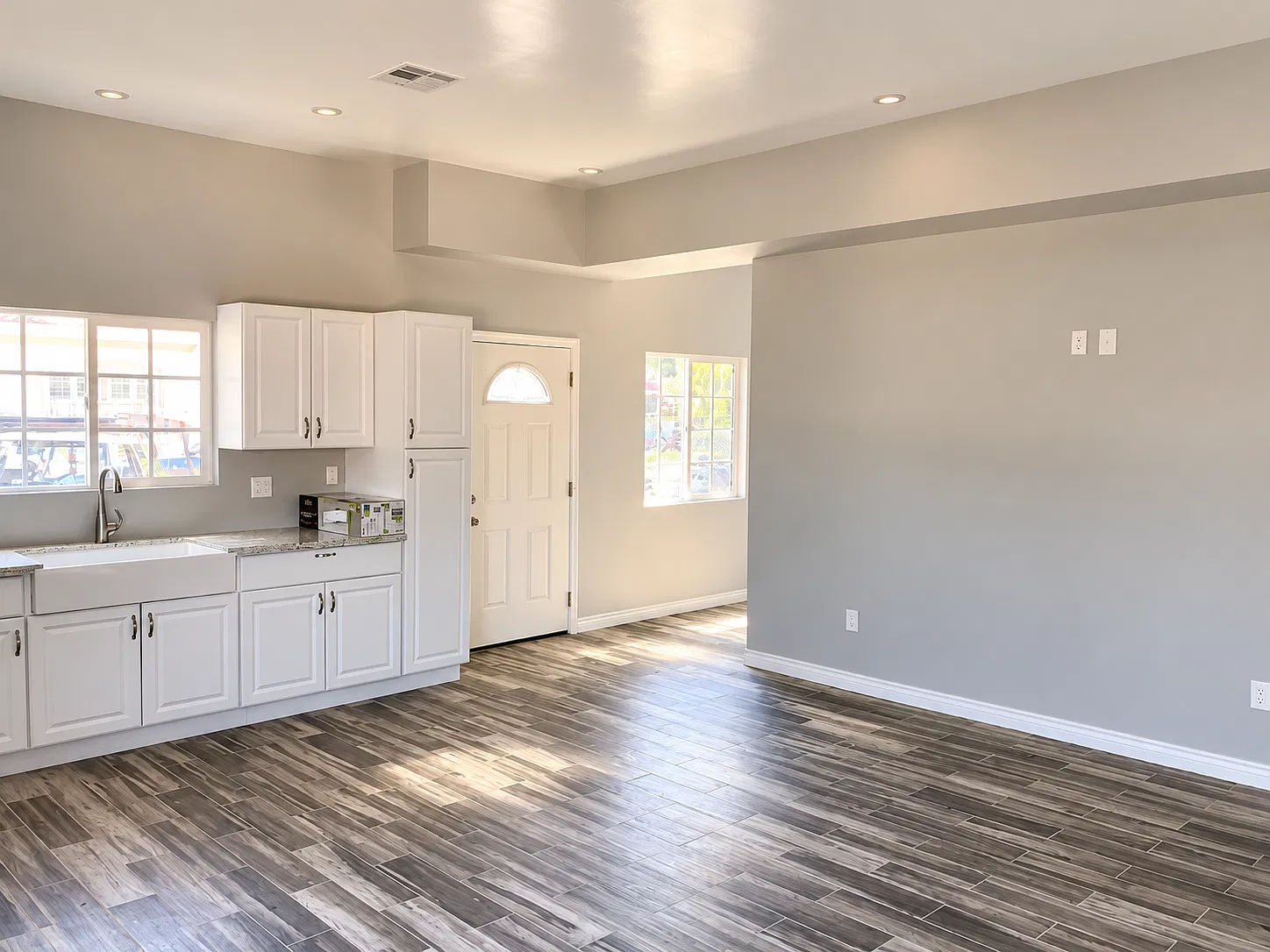 3 bed, 1200 sqft, $3,300 — Photo 1