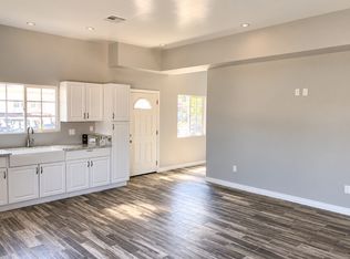 18561 Hart St, Reseda, CA 91335