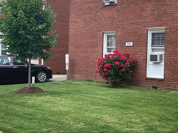 2nd image of 204 S Veitch St APT 3