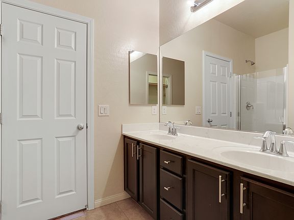 5th image of 272 Botanic Gardens Dr