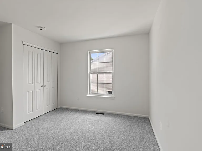 124 Buckingham Way — Photo 14