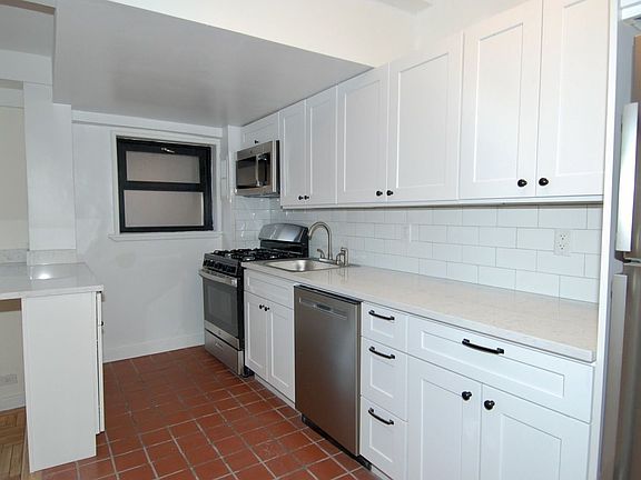 2nd image of 57 Park Ter E APT B19