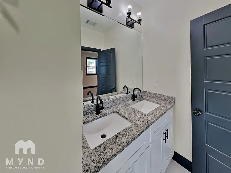 631 Windsor St SW — Photo 18