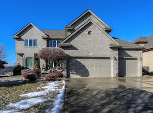 3303 Crown Pointe Rd, Lincoln, NE 68506