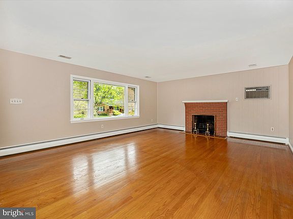 4th image of 716 Wyngate Dr
