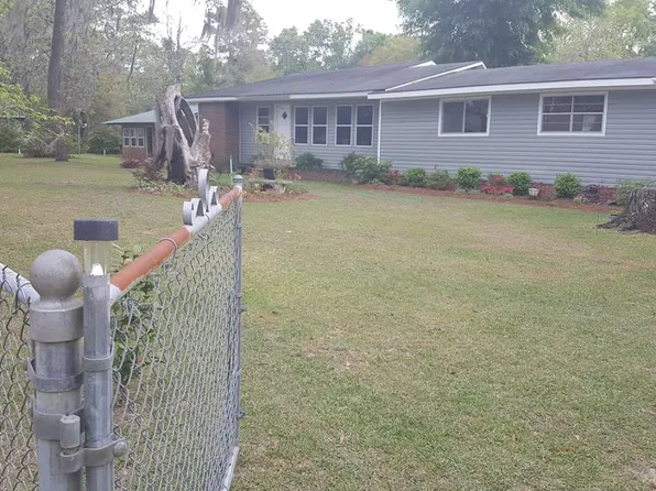 92 Salem St, Jesup, GA 31546