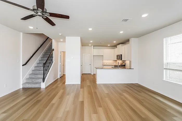 2850 Scanlan Mdw — Photo 9