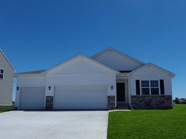 7003 SW Chenango Ln SW, Cedar Rapids, IA 52404