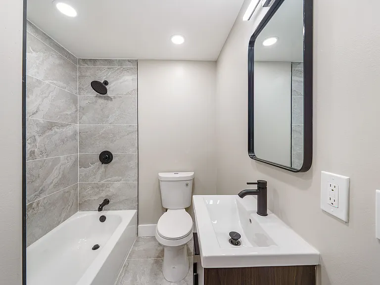 286 N 6th St #3 — Photo 3