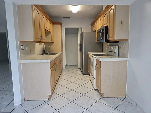 5th image of 12254 SW 118th Ln