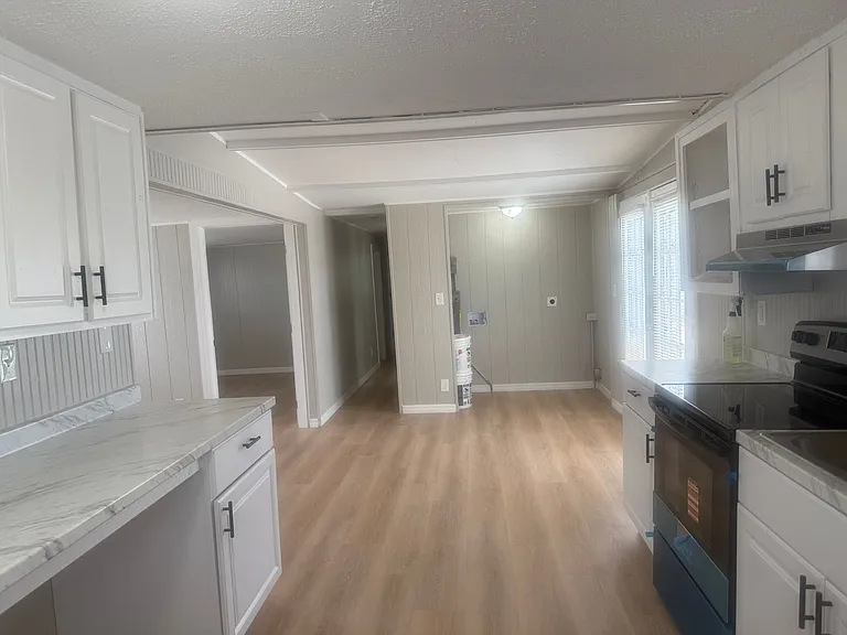512 51st Avenue Dr W — Photo 23