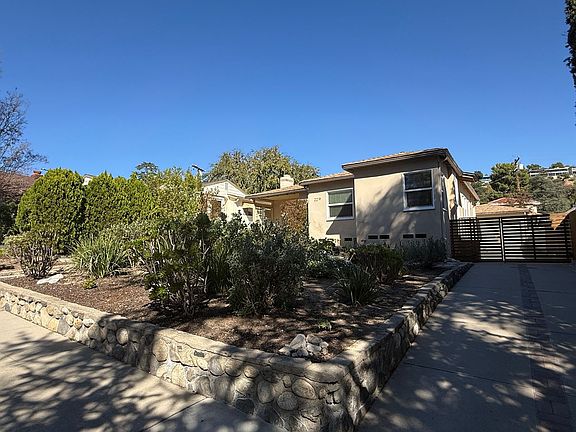 3rd image of 2219 Waltonia Dr
