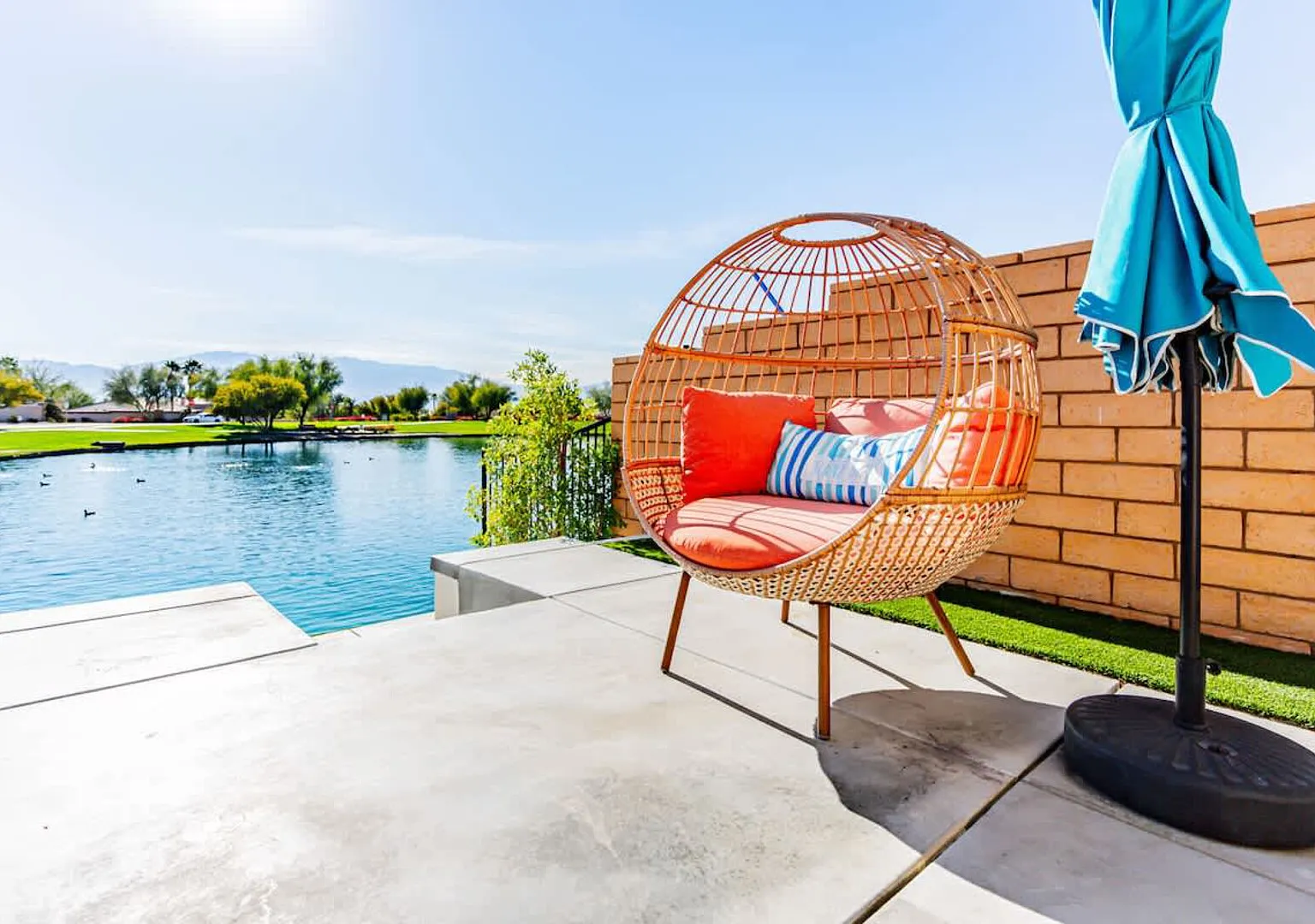Lakeside Living! WOW! Sleeps 10! 4 Primary Suites — Photo 3