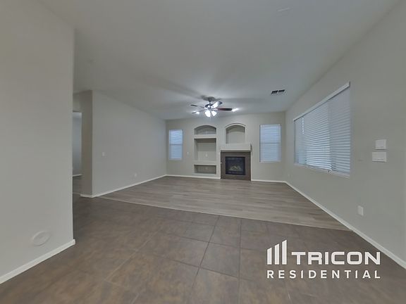 4th image of 17910 W Maui Ln