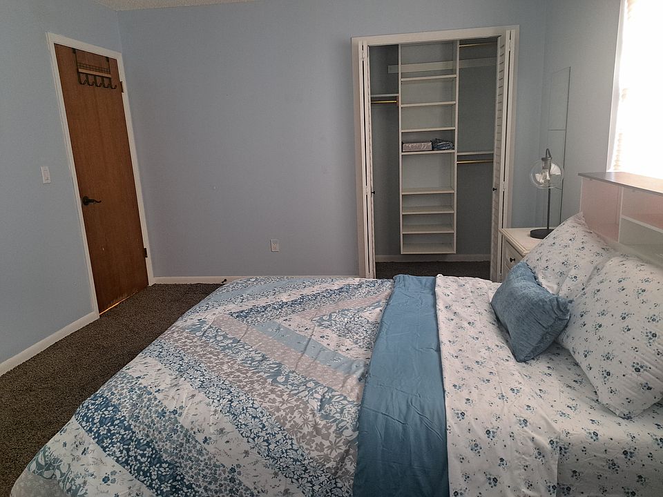 2nd image of 193 NE Caprona Ave