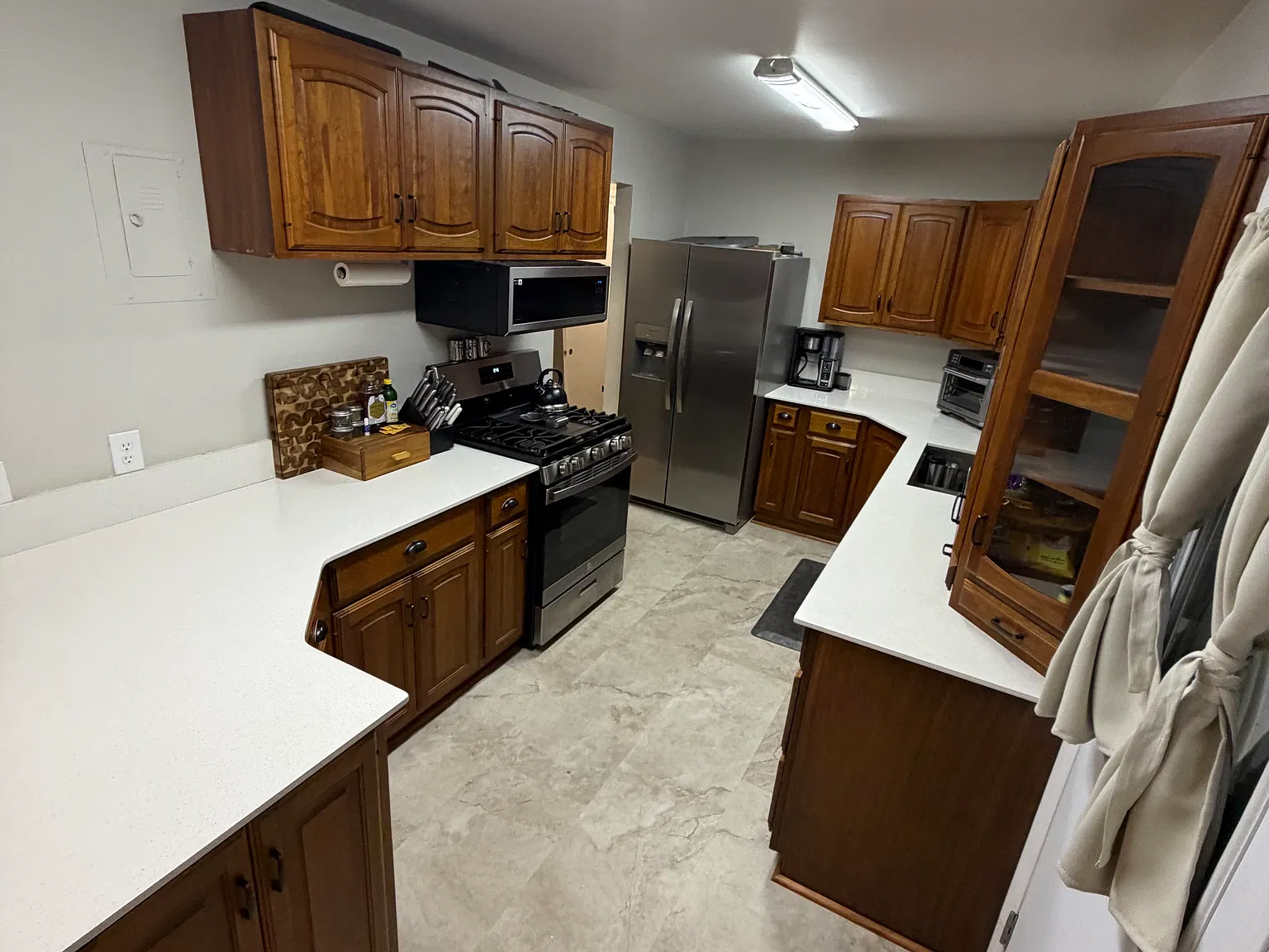 5 bed, 2302 sqft, $2,100 — Photo 2