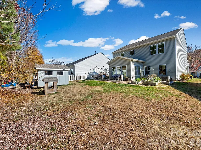 1668 Beleek Ridge Ln — Photo 32
