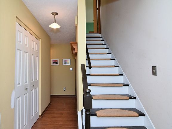 4th image of 240 Claridon Rd