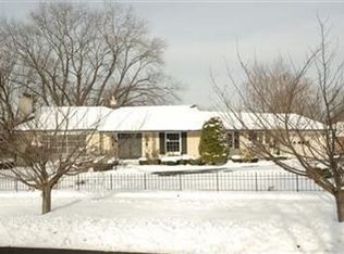 349 Wildwood Dr, Holland, MI 49423