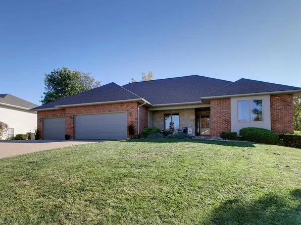 2742 Parkwood Dr, Quincy, IL 62305