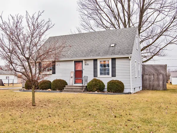 2131 Medford Dr, Fort Wayne, IN 46803