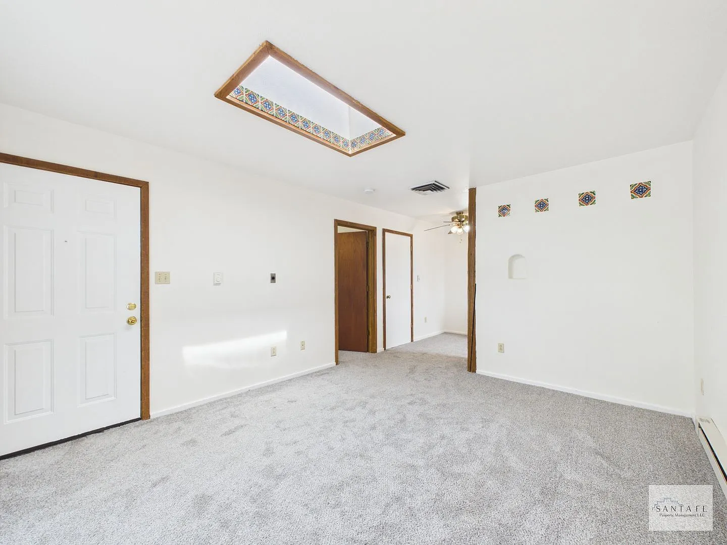 Upstairs One Bedroom Facing West Available Now! — Photo 2