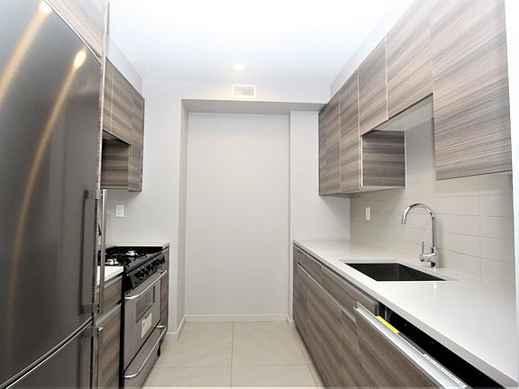 5th image of 482 Franklin Ave APT 6C