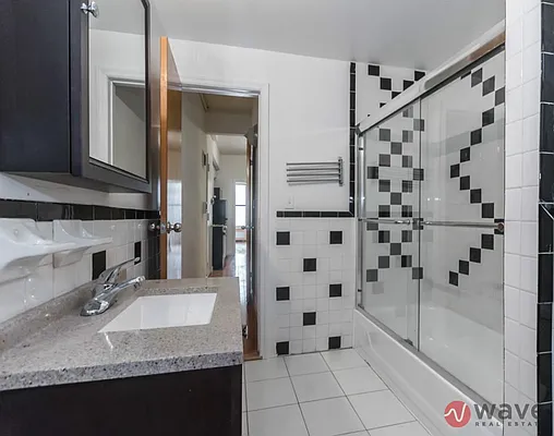 Rented by Wave Real Estate Group | media 30