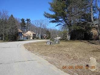 Exterior Neighborhood (street photo)