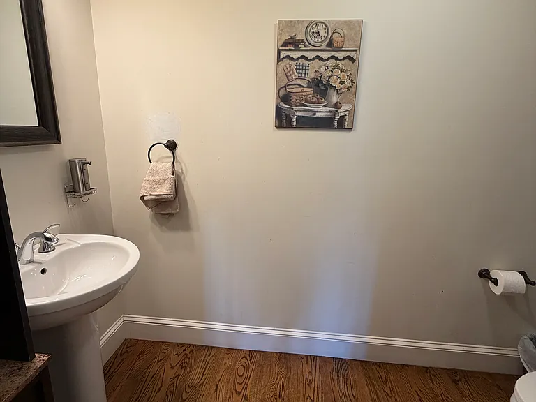 17 Cardinal St #17 — Photo 6