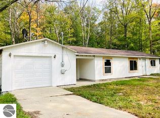 4102 Janet St, Harrison, MI 48625
