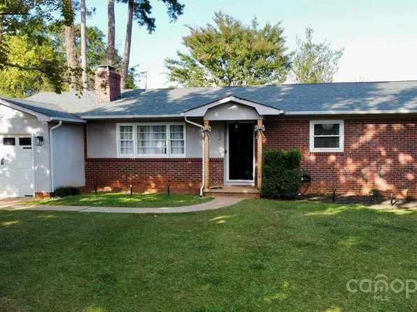 232 Crestview St, Rutherfordton, NC 28139