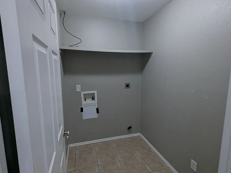 802 Ash Ct — Photo 6