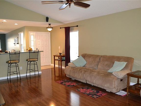 2nd image of 1712 Harbor Oaks Dr