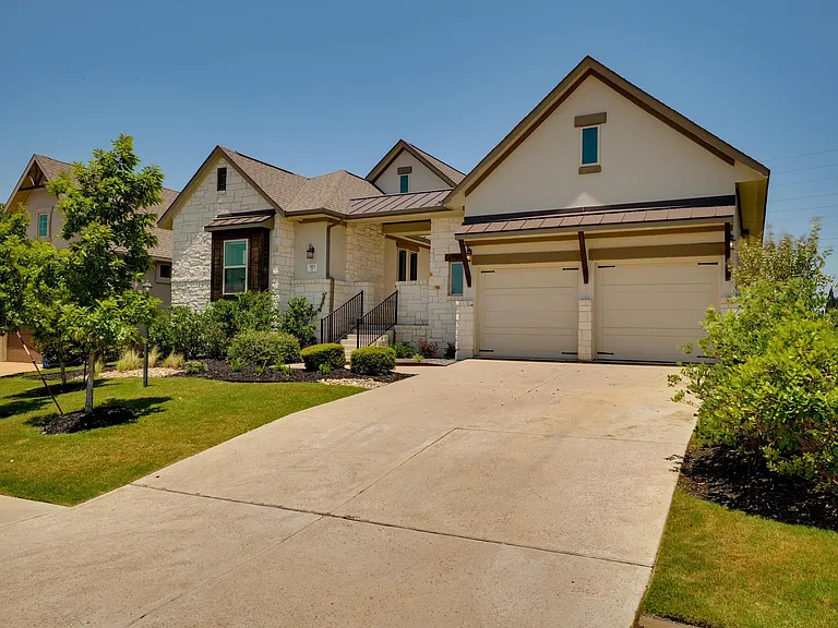 523 Baldovino Skyway — Photo 1