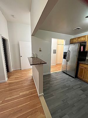 5th image of 6120 Woodside Ave APT 1B