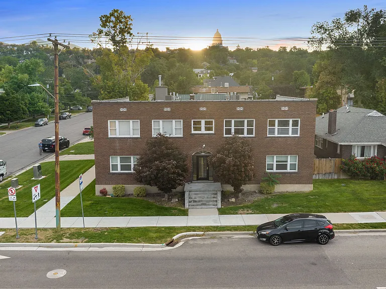 376 N 300 W #3 — Photo 1
