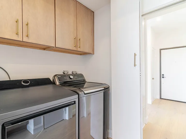 1305 N Columbus Ave #208 — Photo 17